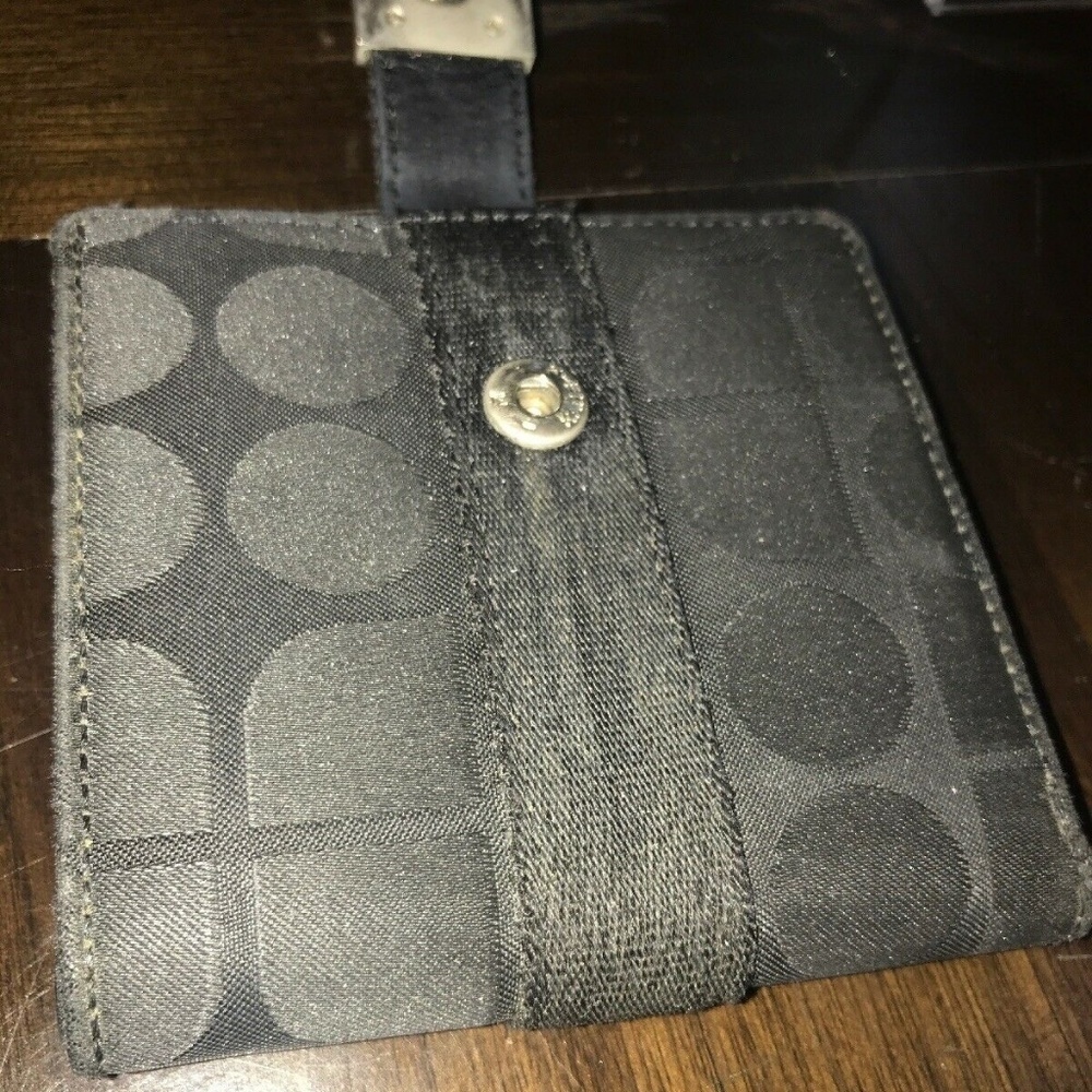 Kate Spade Black Pia Dot Snap Flap Bifold Wallet - Picture 2 of 8
